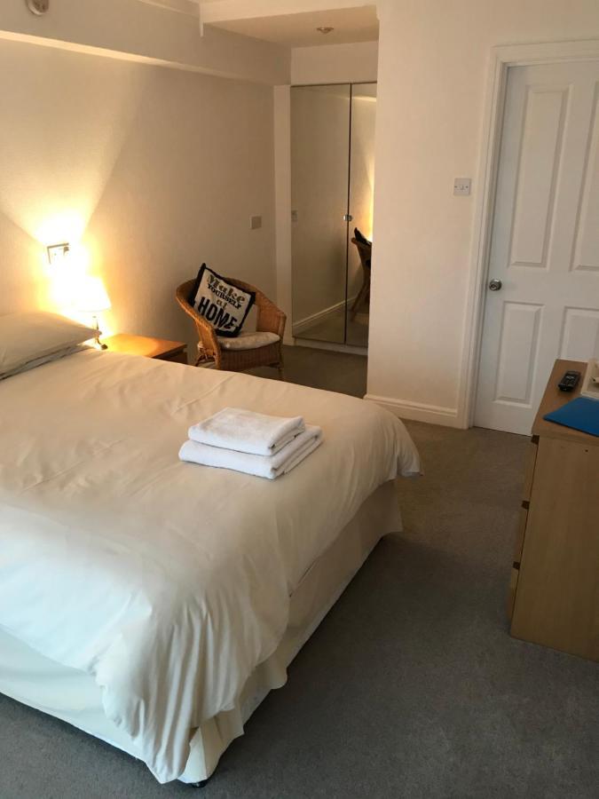 The Hawthornes Licensed Guest House 노팅레이 외부 사진