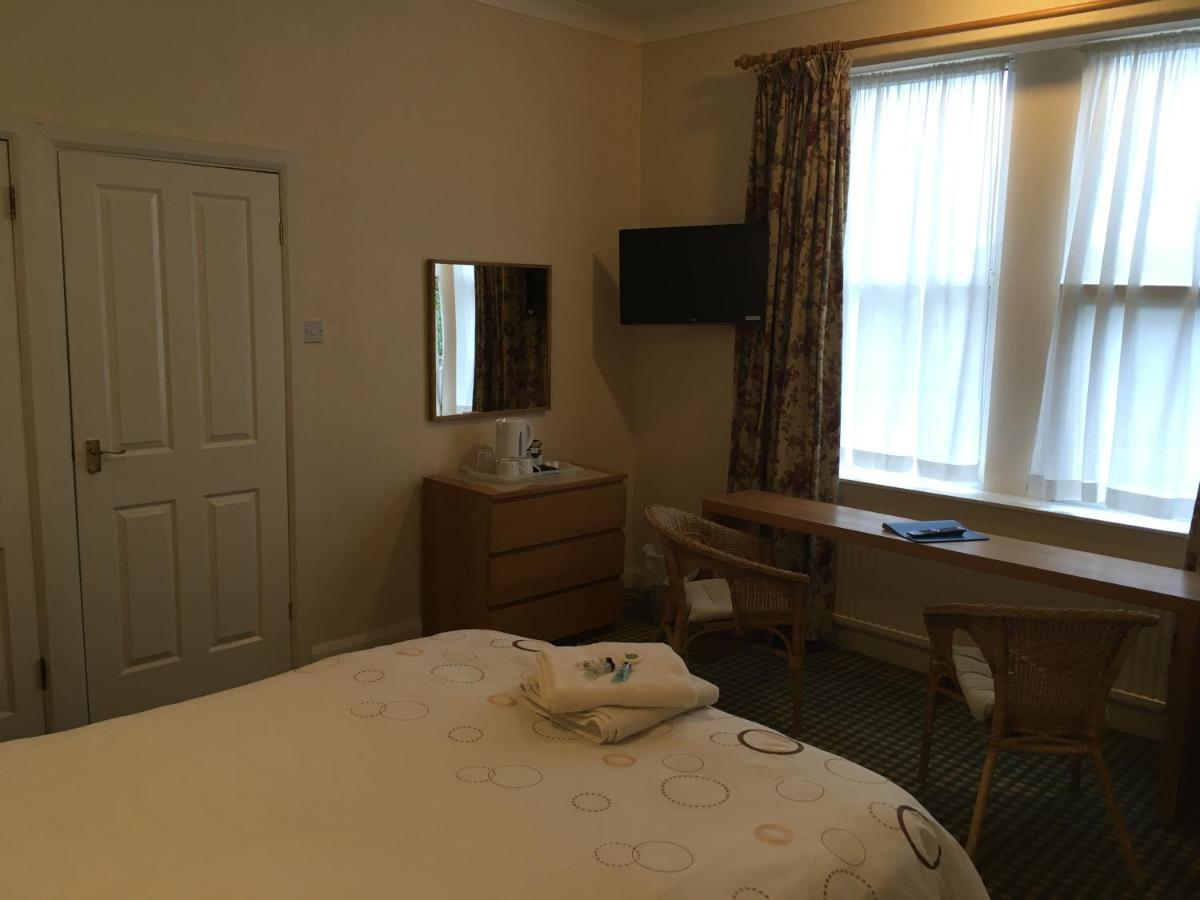 The Hawthornes Licensed Guest House 노팅레이 외부 사진
