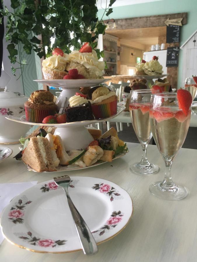The Hawthornes Licensed Guest House 노팅레이 외부 사진