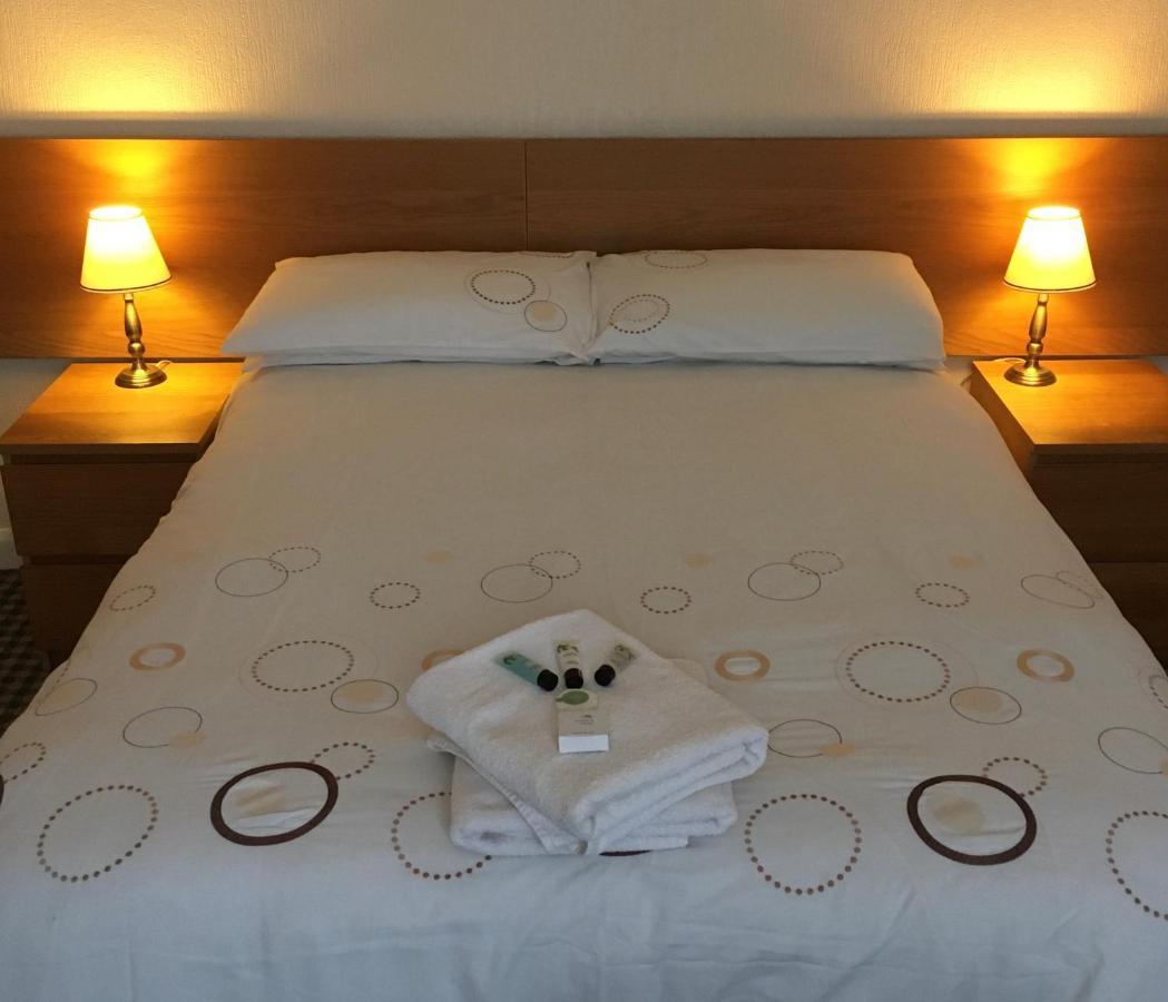 The Hawthornes Licensed Guest House 노팅레이 외부 사진