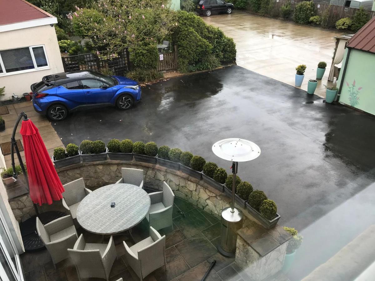 The Hawthornes Licensed Guest House 노팅레이 외부 사진