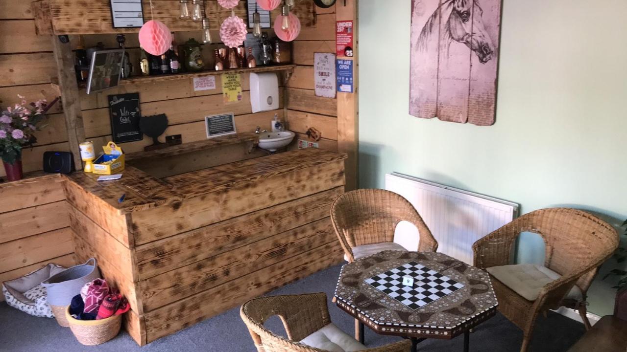 The Hawthornes Licensed Guest House 노팅레이 외부 사진